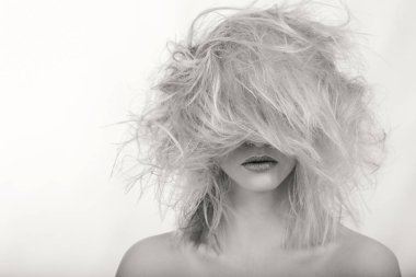 Yaratıcı makyaj ve saç