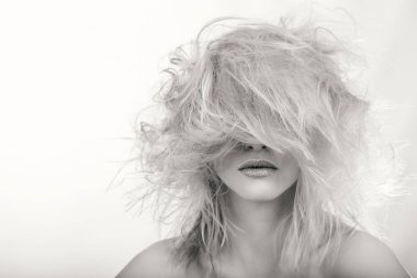 Yaratıcı makyaj ve saç