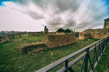Güzel manzarası ve Roma mimarisi