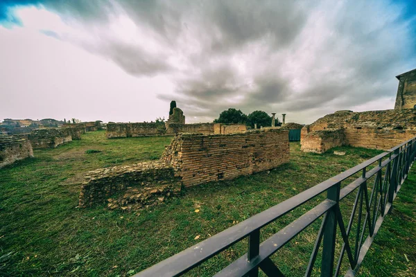 Güzel manzarası ve Roma mimarisi