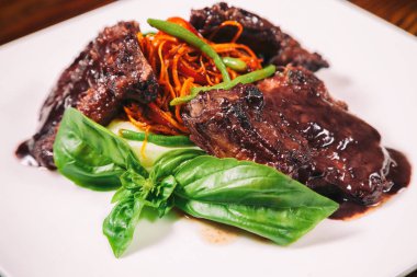 Kiraz domates dana eti