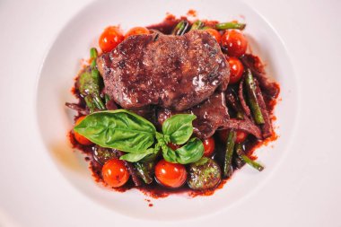 Kiraz domates dana eti