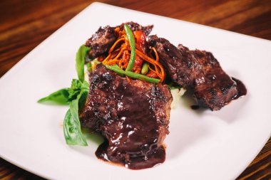 Kiraz domates dana eti