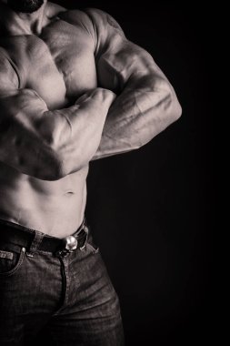 Güzel bir adam vücut pompalanır'ın. Vücut geliştirme kavramı