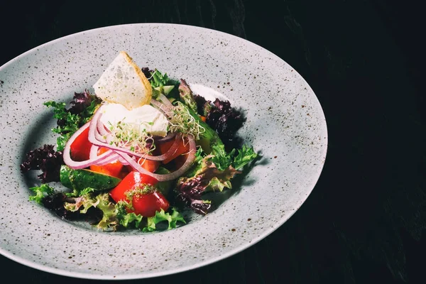 고기와 함께 야채 샐러드 — 스톡 사진