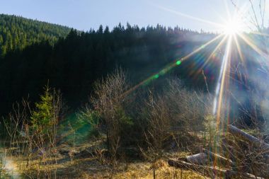 Dağlar, dağ nehir, manzara nefis doğa