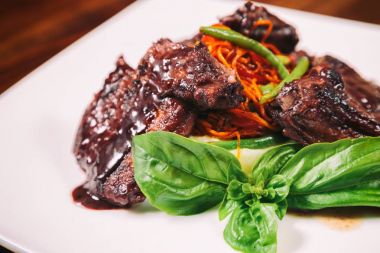 Kiraz domates dana eti