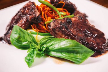 Kiraz domates dana eti