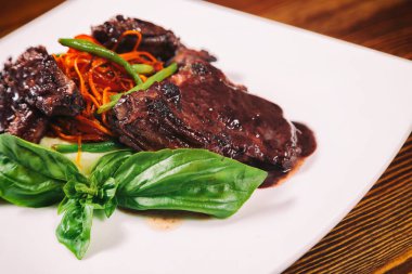 Kiraz domates dana eti