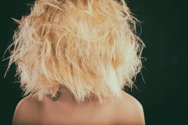 Muhteşem darmadağınık sarışın