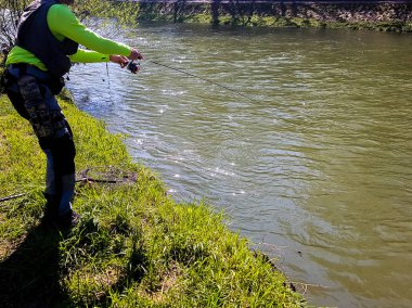 Gölde balık tutmak