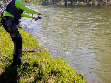 Gölde balık tutmak