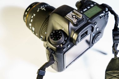 kamera beyaz arkaplanda