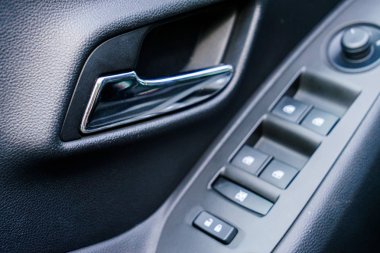 Arabanın iç kapılar