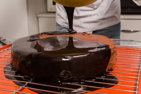 Süßwarenküche. Kuchen und Gebäck kochen — Stockfoto