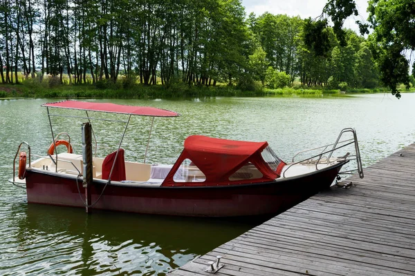 Лодка Реке — стоковое фото