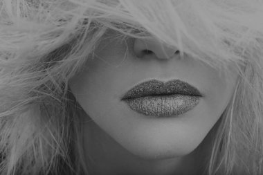 Yaratıcı makyaj ve saç