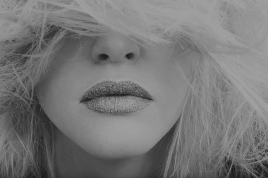 Yaratıcı makyaj ve saç