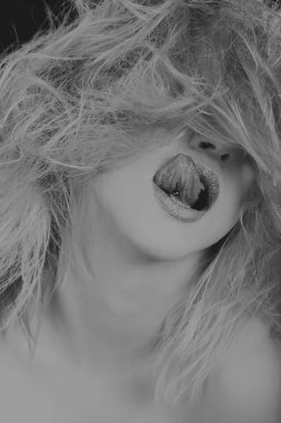 Yaratıcı makyaj ve saç