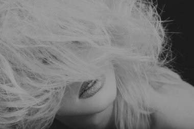 Yaratıcı makyaj ve saç