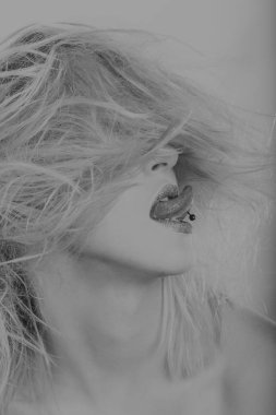 Yaratıcı makyaj ve saç