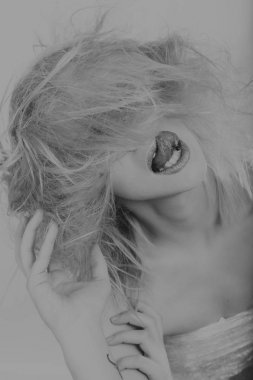 Yaratıcı makyaj ve saç