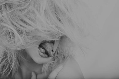 Yaratıcı makyaj ve saç