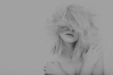 Yaratıcı makyaj ve saç