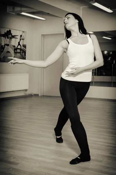 Beautiful Girl Dancing Fitness Studio — Stock Photo, Image