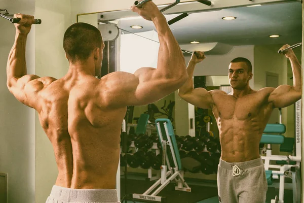 Corpo Maschile Muscolare Risultato Allenamenti Bodybuilding — Foto Stock