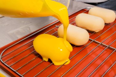 Sarı hamur işleri hazırlanması