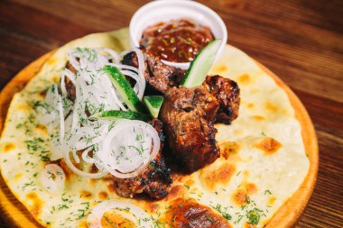 soslu sıcak Kebab