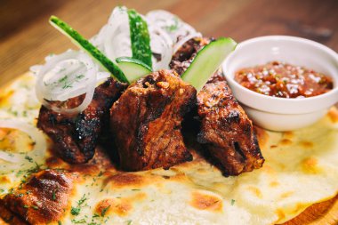 soslu sıcak Kebab