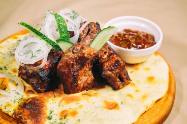 soslu sıcak Kebab 