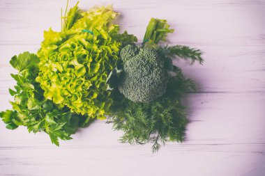 taze yeşillik salatası