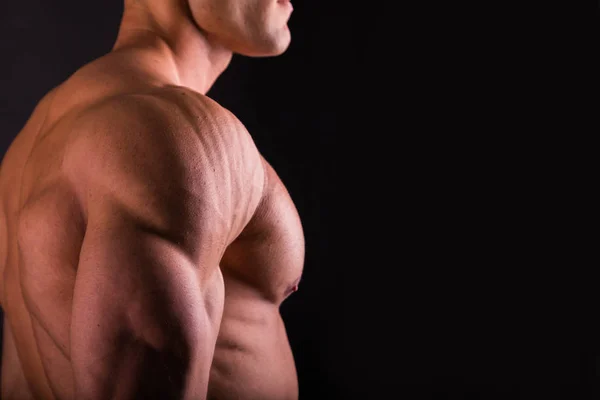 Muscular Ajuste Jovem Fisiculturista Fitness Modelo Masculino Posando Sobre Fundo — Fotografia de Stock