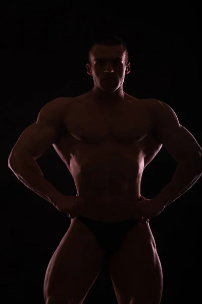 Muskulös Och Passform Ung Bodybuilder Fitness Hane Modell Poserar Över — Stockfoto