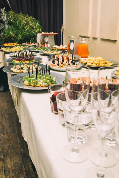 Buffet Table Many Dishes — Stock Photo, Image