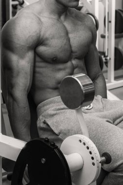 Adam ağırlık vasıl belgili tanımlık jimnastik salonu ile nişanlandı