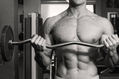 Adam ağırlık vasıl belgili tanımlık jimnastik salonu ile nişanlandı