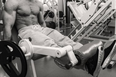 Adam ağırlık vasıl belgili tanımlık jimnastik salonu ile nişanlandı