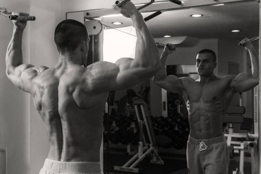 Adam ağırlık vasıl belgili tanımlık jimnastik salonu ile nişanlandı