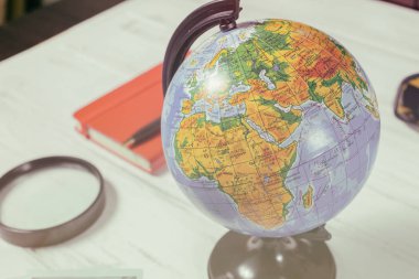 Yüz dolarlık banknotların arka planı