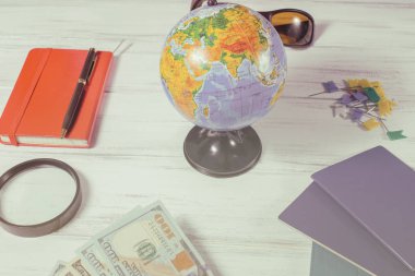 Yüz dolarlık banknotların arka planı