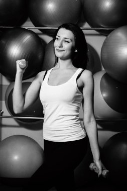 Güzel kız Fitness studio dans