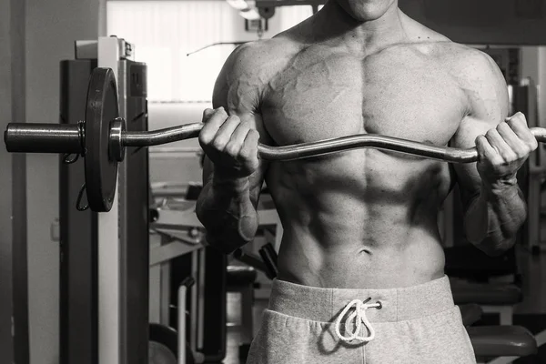 Der Mann Ist Fitnessstudio Mit Gewichten Beschäftigt — Stockfoto
