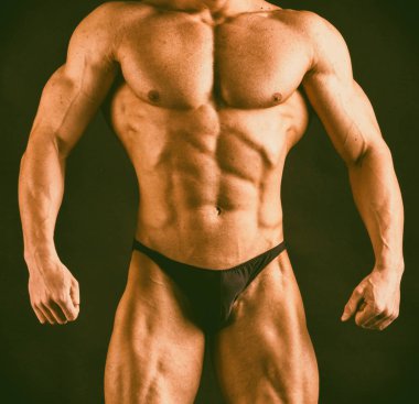 Jimnastik salonu kas vücut ile güçlü