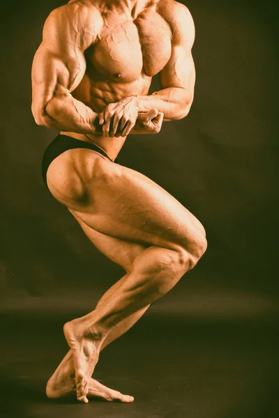 Stark Med Muskulös Kropp Gymmet — Stockfoto