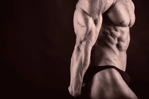 Muskulöser Erleichterter Bodybuilder — Stockfoto