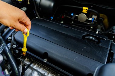 El motor yağında denetler